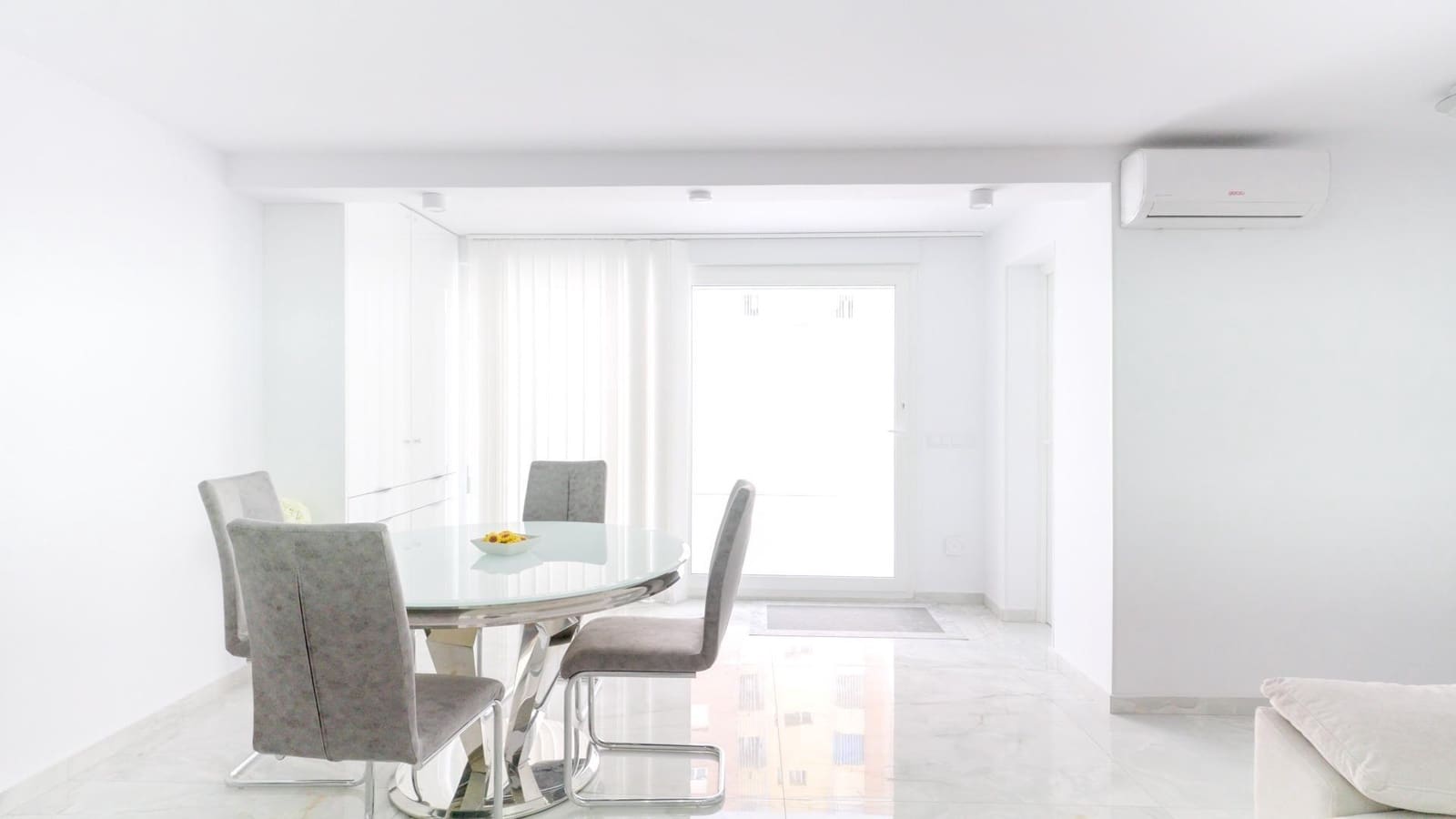 4 chambre Maison de Ville à vendre à Torrevieja avec piscine - 529 000 € (Ref: 9657958)