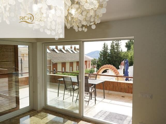 6 bedroom Villa for sale in La Nucia with pool - € 1,090,000 (Ref: 9657959)