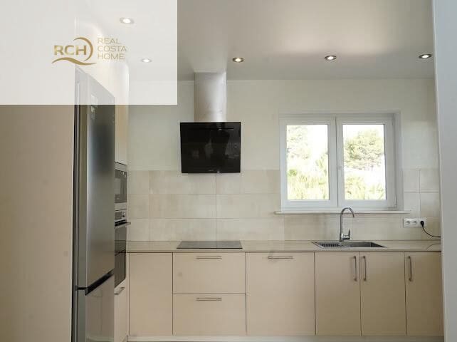 6 bedroom Villa for sale in La Nucia with pool - € 1,090,000 (Ref: 9657959)