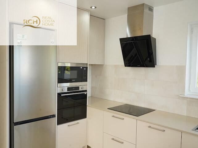 6 bedroom Villa for sale in La Nucia with pool - € 1,090,000 (Ref: 9657959)