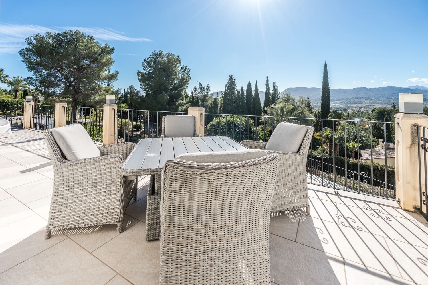 4 Zimmer Villa zu verkaufen in Javea / Xabia mit Pool Garage - 1.150.000 € (Ref: 9657962)