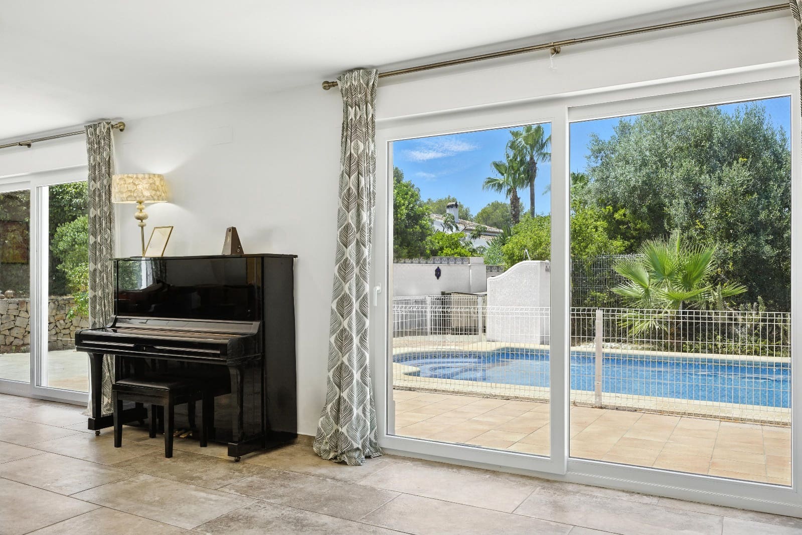 5 makuuhuone Huvila myytävänä paikassa Javea / Xabia mukana uima-altaan 
autotalli - 995 900 € (Ref: 9657963)