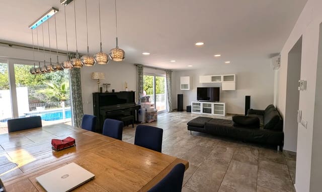 5 makuuhuone Huvila myytävänä paikassa Centro ciudad, Javea / Xàbia mukana uima-altaan 
autotalli - 995 900 € (Ref: 9657963)