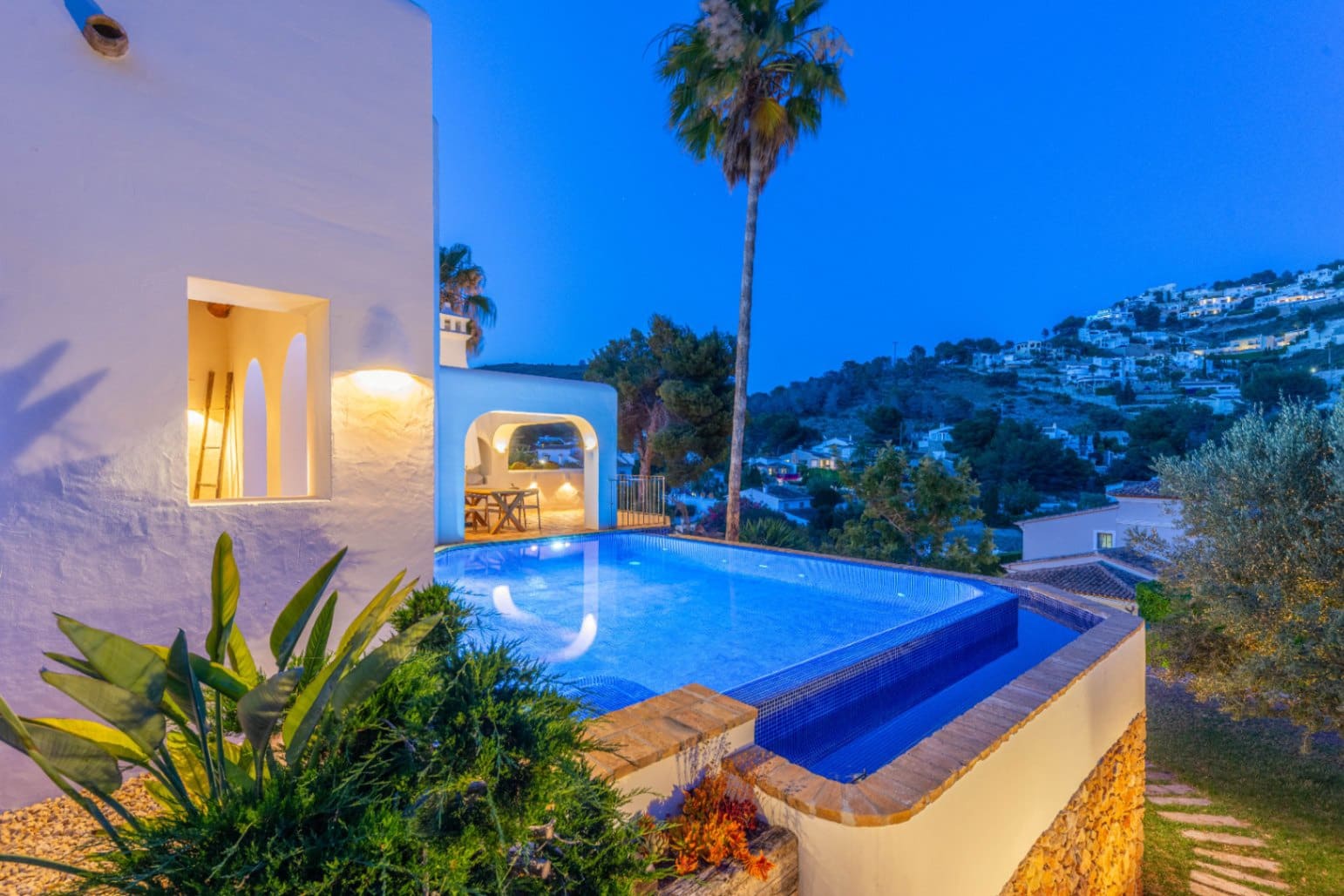 3 makuuhuone Huvila myytävänä paikassa Moraira mukana uima-altaan - 1 995 000 € (Ref: 9657970)