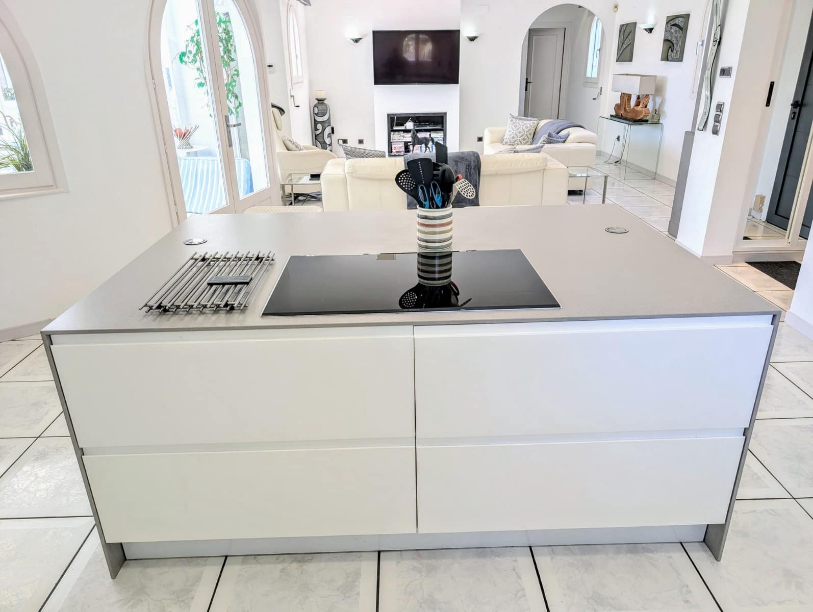 3 bedroom Villa for sale in Moraira with pool garage - € 1,100,000 (Ref: 9657971)