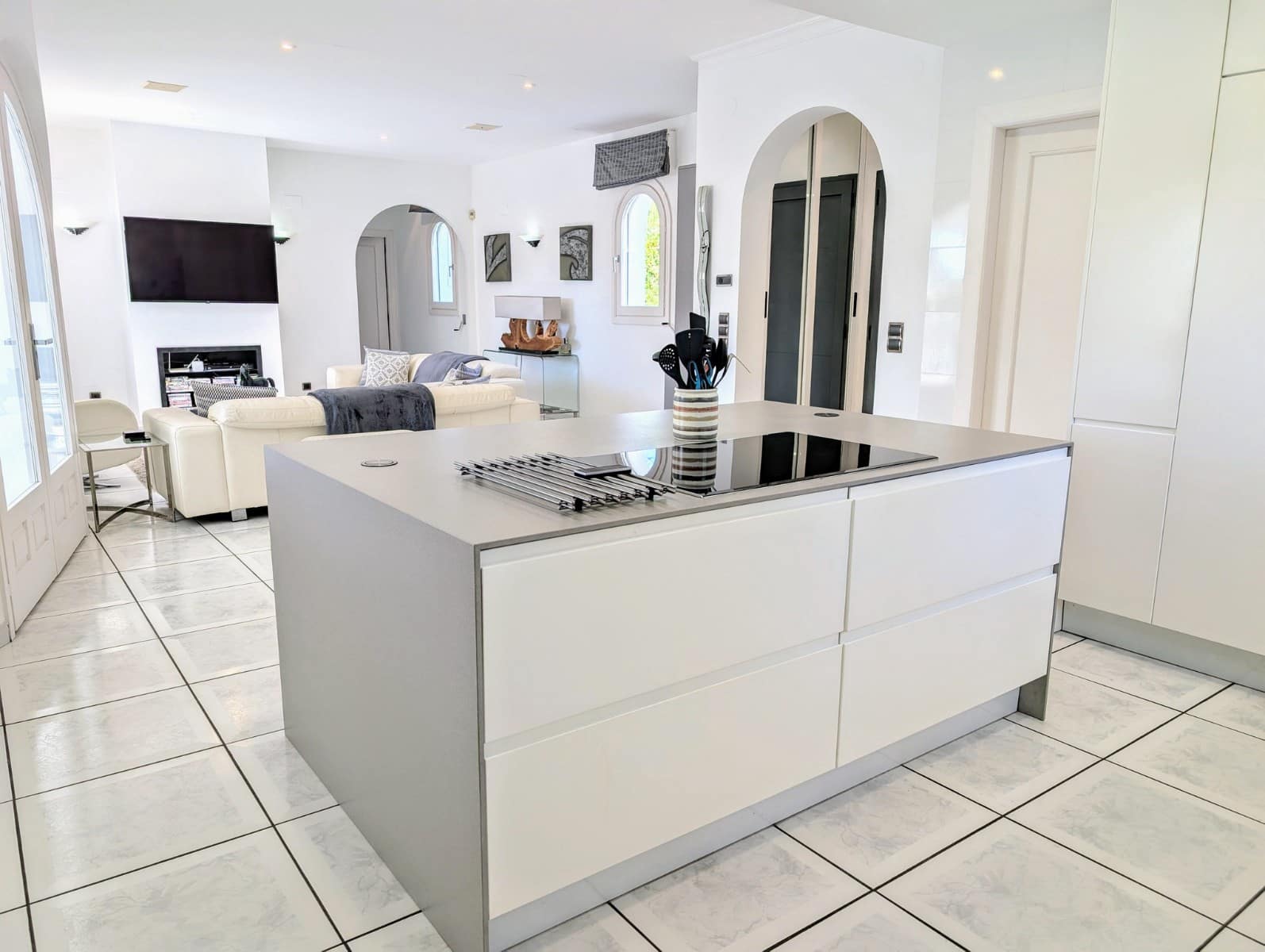 3 bedroom Villa for sale in Moraira with pool garage - € 1,100,000 (Ref: 9657971)