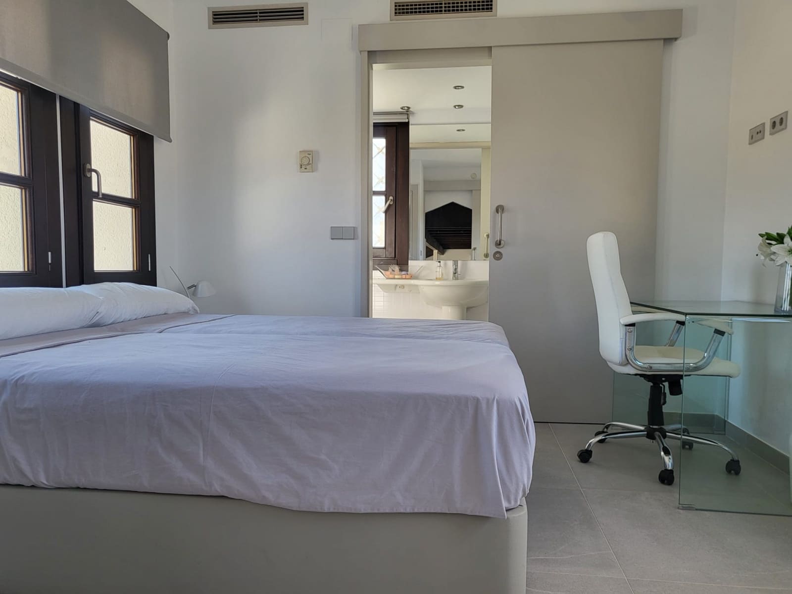 4 bedroom Villa for sale in Avileses with pool garage - € 995,000 (Ref: 9657976)