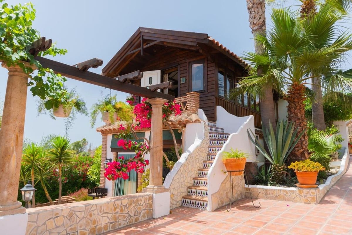 8 makuuhuone Maalaistalo myytävänä paikassa Mijas mukana uima-altaan - 1 590 000 € (Ref: 9657977)