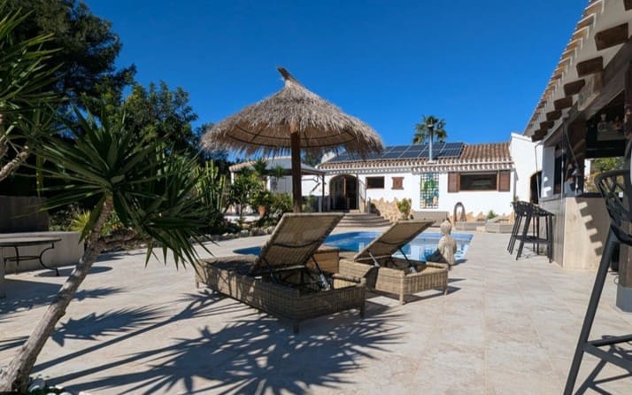 4 Zimmer Villa zu verkaufen in Javea / Xabia mit Pool Garage - 1.595.000 € (Ref: 9657978)