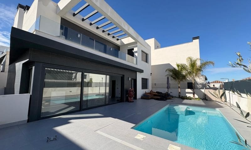 3 sovrum Villa till salu i Algorfa med pool garage - 549 900 € (Ref: 9657982)