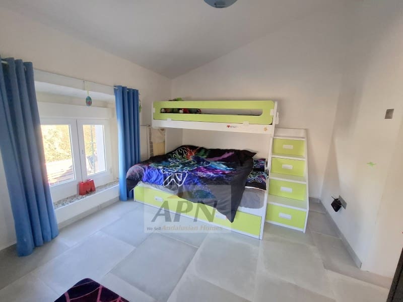 5 makuuhuone Maalaistalo myytävänä paikassa Pizarra - 598 000 € (Ref: 9657993)