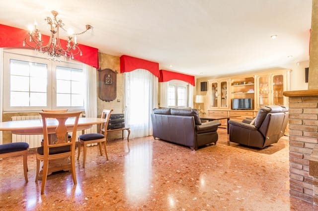 7 quarto Moradia para venda em Yecla com piscina - 600 000 € (Ref: 9657994)