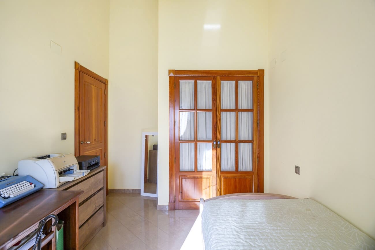 5 Zimmer Villa zu verkaufen in Torrevieja mit Pool - 1.150.000 € (Ref: 9657995)