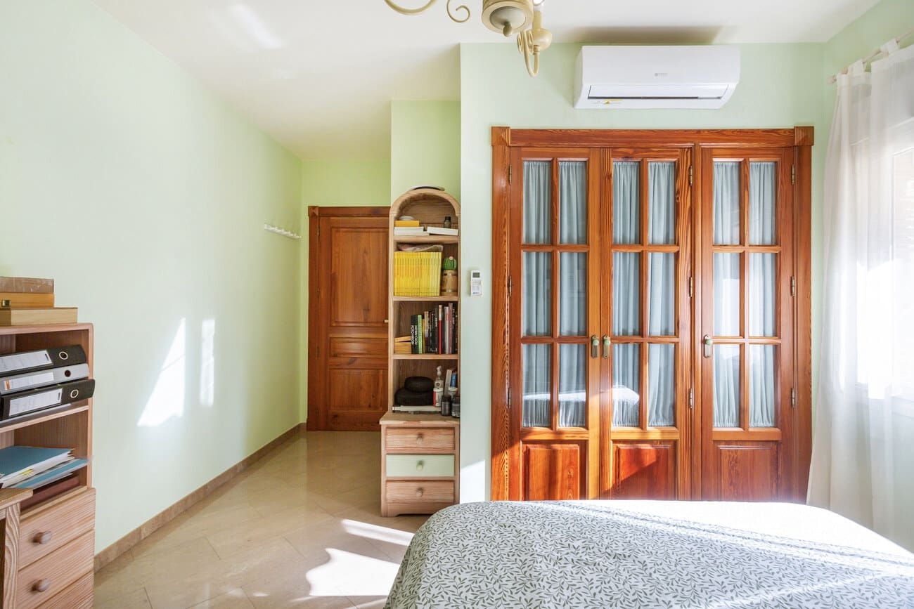 5 Zimmer Villa zu verkaufen in Torrevieja mit Pool - 1.150.000 € (Ref: 9657995)