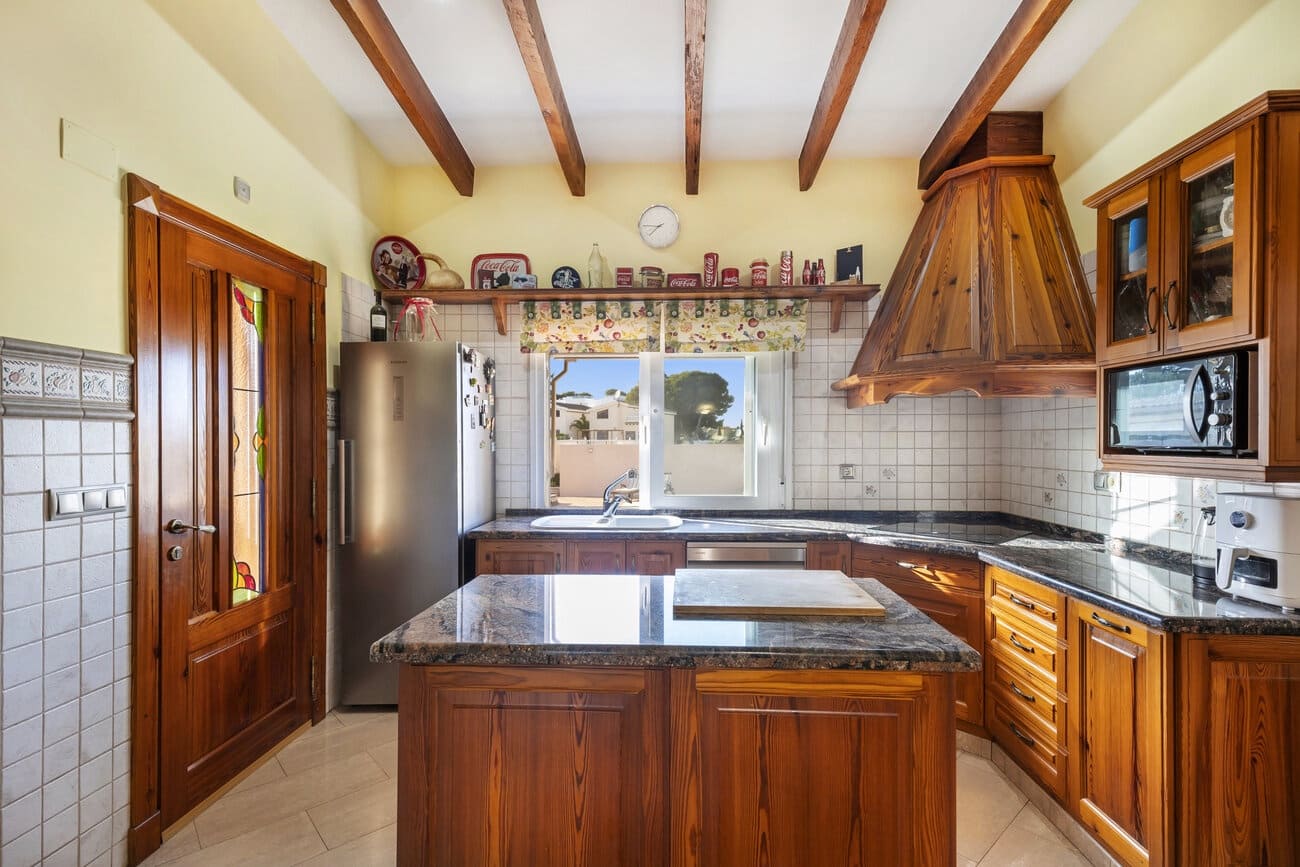 5 Zimmer Villa zu verkaufen in Torrevieja mit Pool - 1.150.000 € (Ref: 9657995)