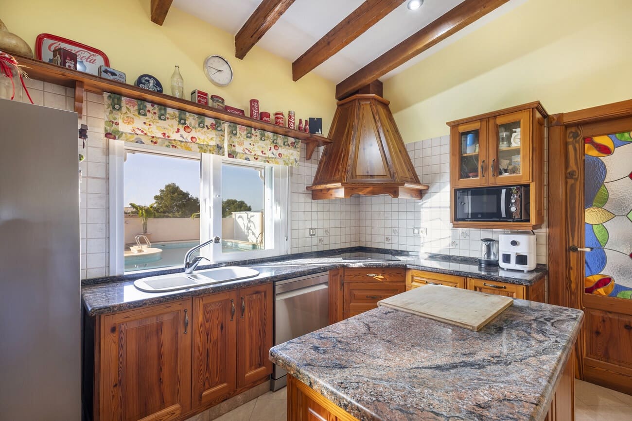 5 Zimmer Villa zu verkaufen in Torrevieja mit Pool - 1.150.000 € (Ref: 9657995)