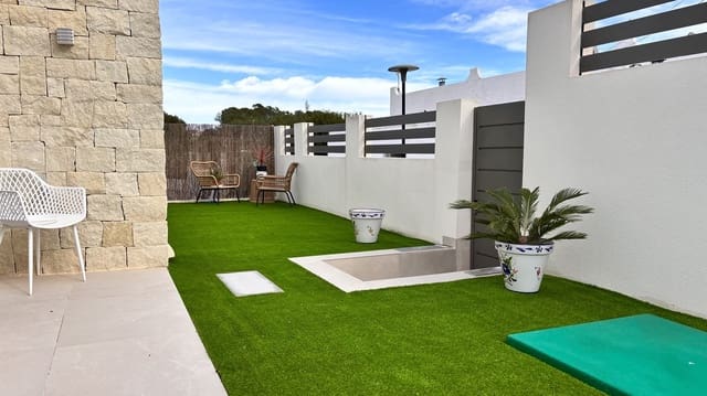 3 bedroom Villa for sale in San Miguel de Salinas - € 525,000 (Ref: 9657996)