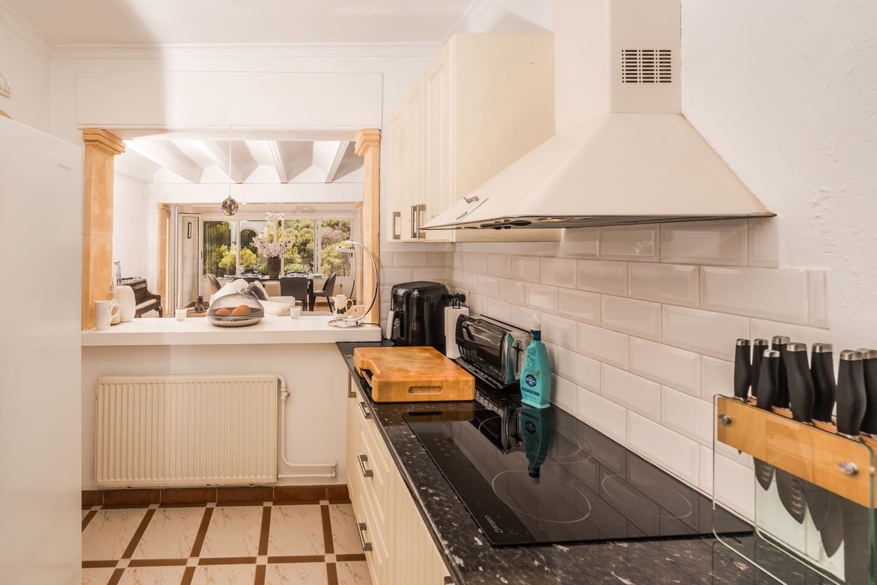 Chalet de 4 habitaciones en Javea / Xàbia en venta con piscina garaje - 799.950 € (Ref: 9657999)