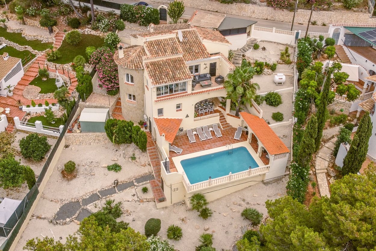 Chalet de 4 habitaciones en Javea / Xàbia en venta con piscina garaje - 799.950 € (Ref: 9657999)