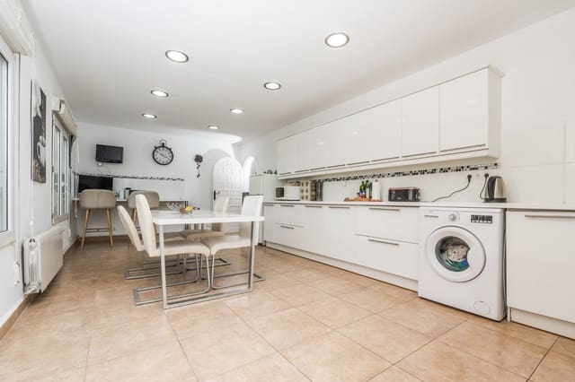 7 quarto Moradia para venda em Benissa com piscina garagem - 640 000 € (Ref: 9658000)