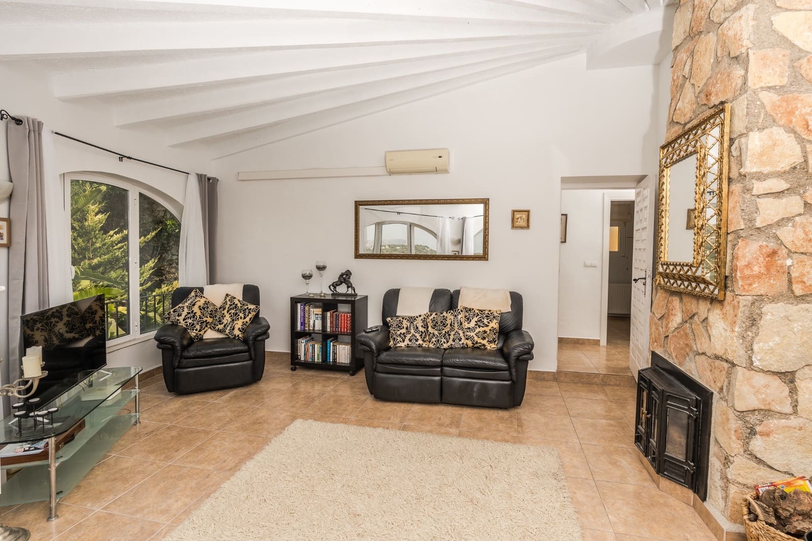 7 bedroom Villa for sale in Benissa with pool garage - € 640,000 (Ref: 9658000)