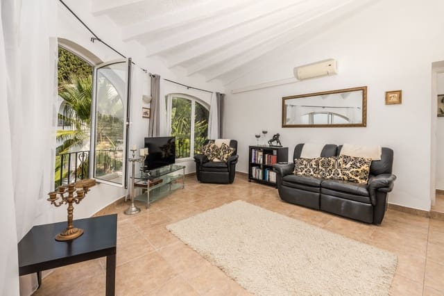 7 quarto Moradia para venda em Benissa com piscina garagem - 640 000 € (Ref: 9658000)