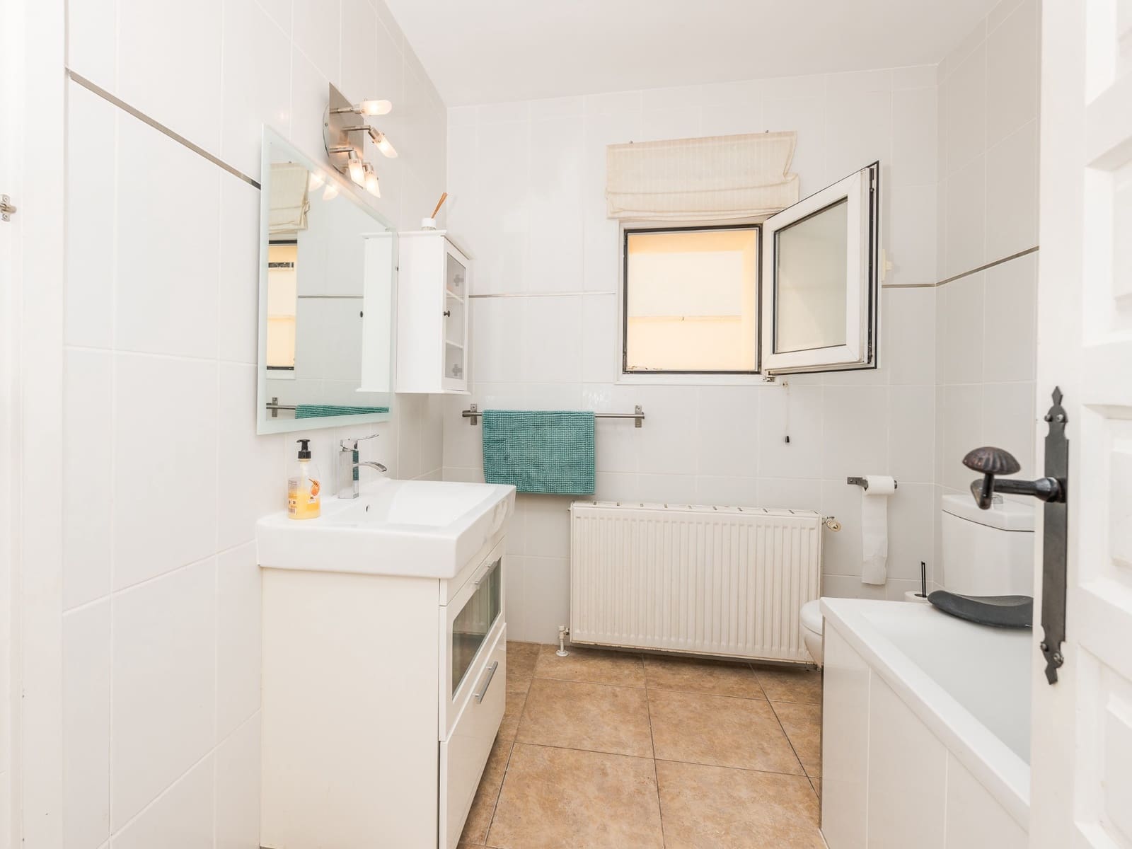 7 bedroom Villa for sale in Benissa with pool garage - € 640,000 (Ref: 9658000)