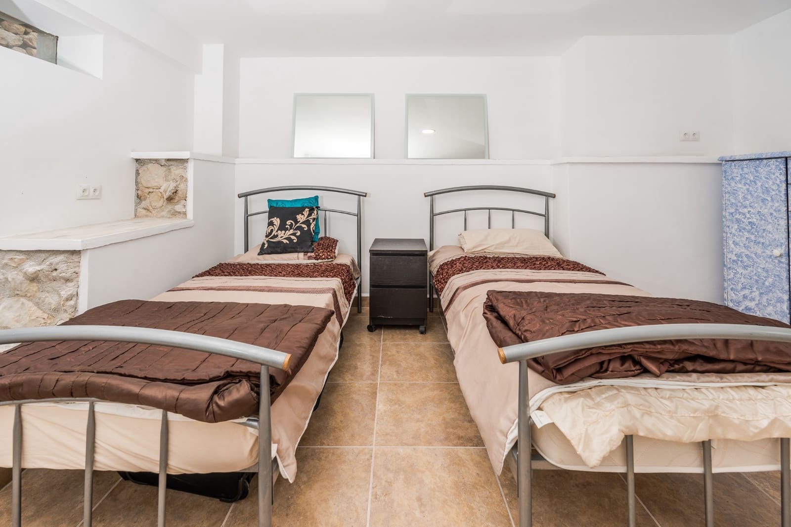 7 bedroom Villa for sale in Benissa with pool garage - € 640,000 (Ref: 9658000)