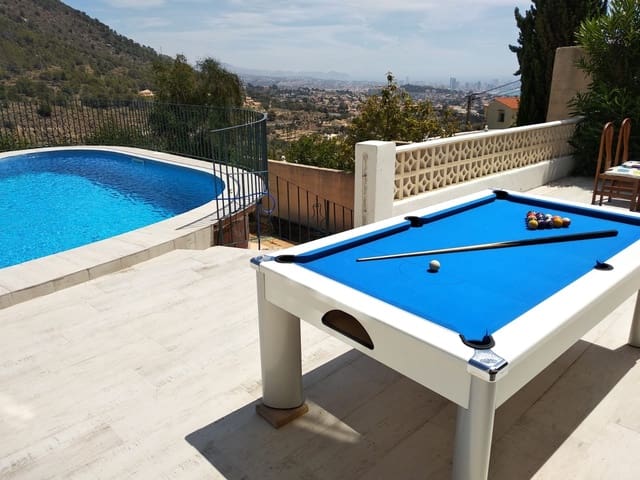 5 sovrum Villa till salu i Maryvilla, Calpe / Calp med pool garage - 635 000 € (Ref: 9658001)