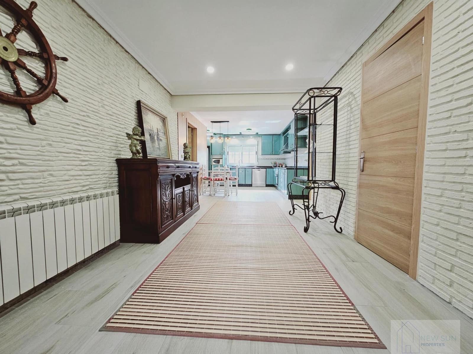 5 soveværelse Villa til salg i Torrevieja med swimmingpool - € 689.000 (Ref: 9658002)