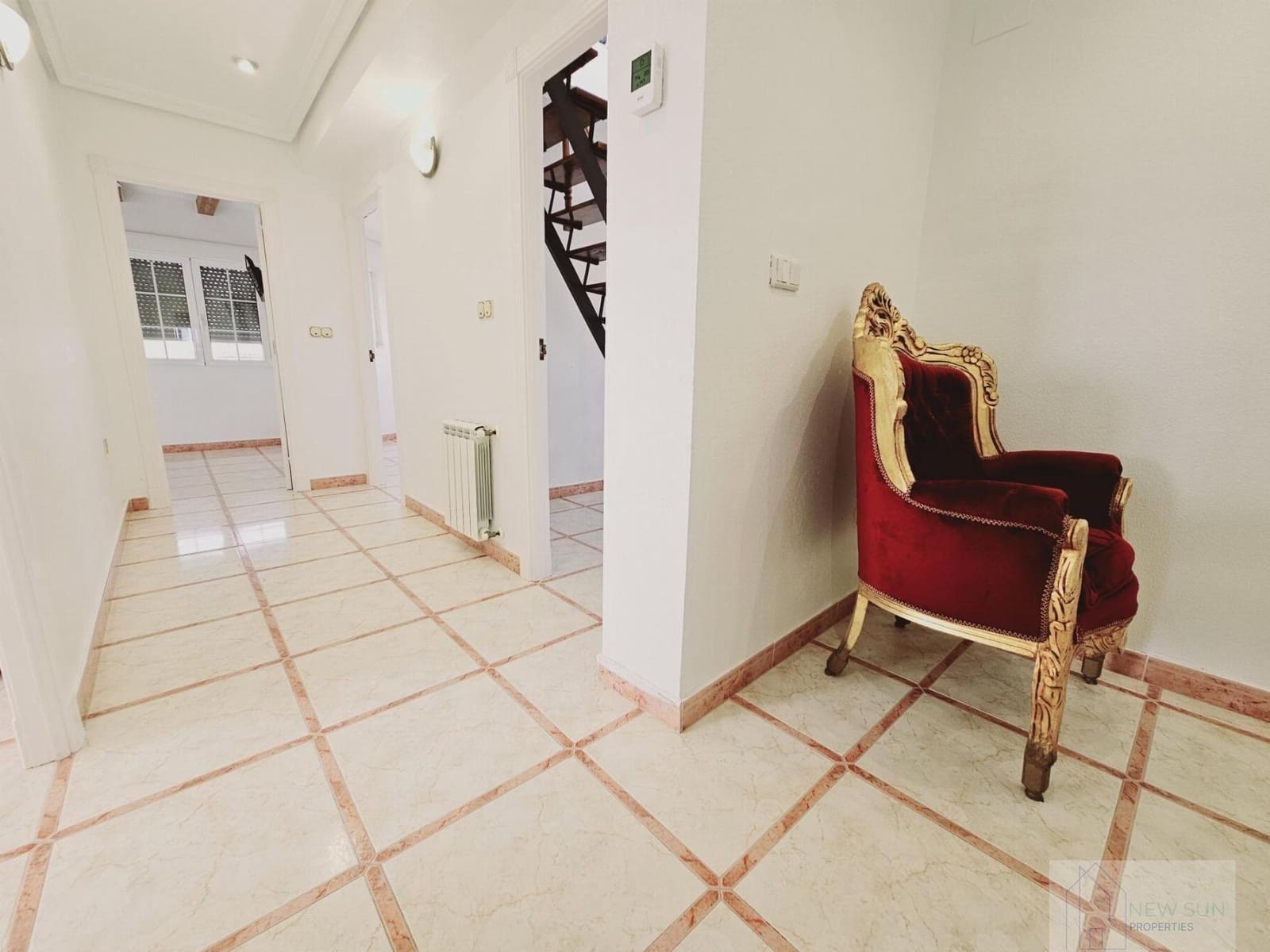 5 soveværelse Villa til salg i Torrevieja med swimmingpool - € 689.000 (Ref: 9658002)