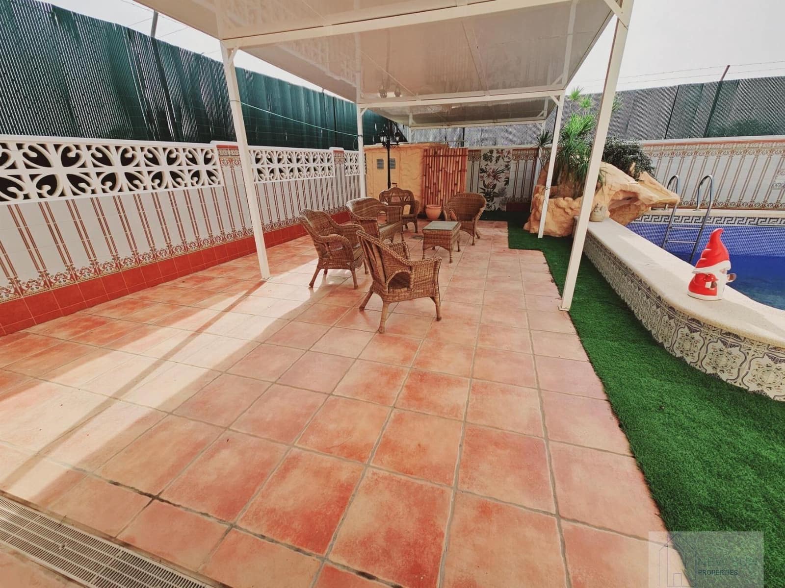 5 soveværelse Villa til salg i Torrevieja med swimmingpool - € 689.000 (Ref: 9658002)