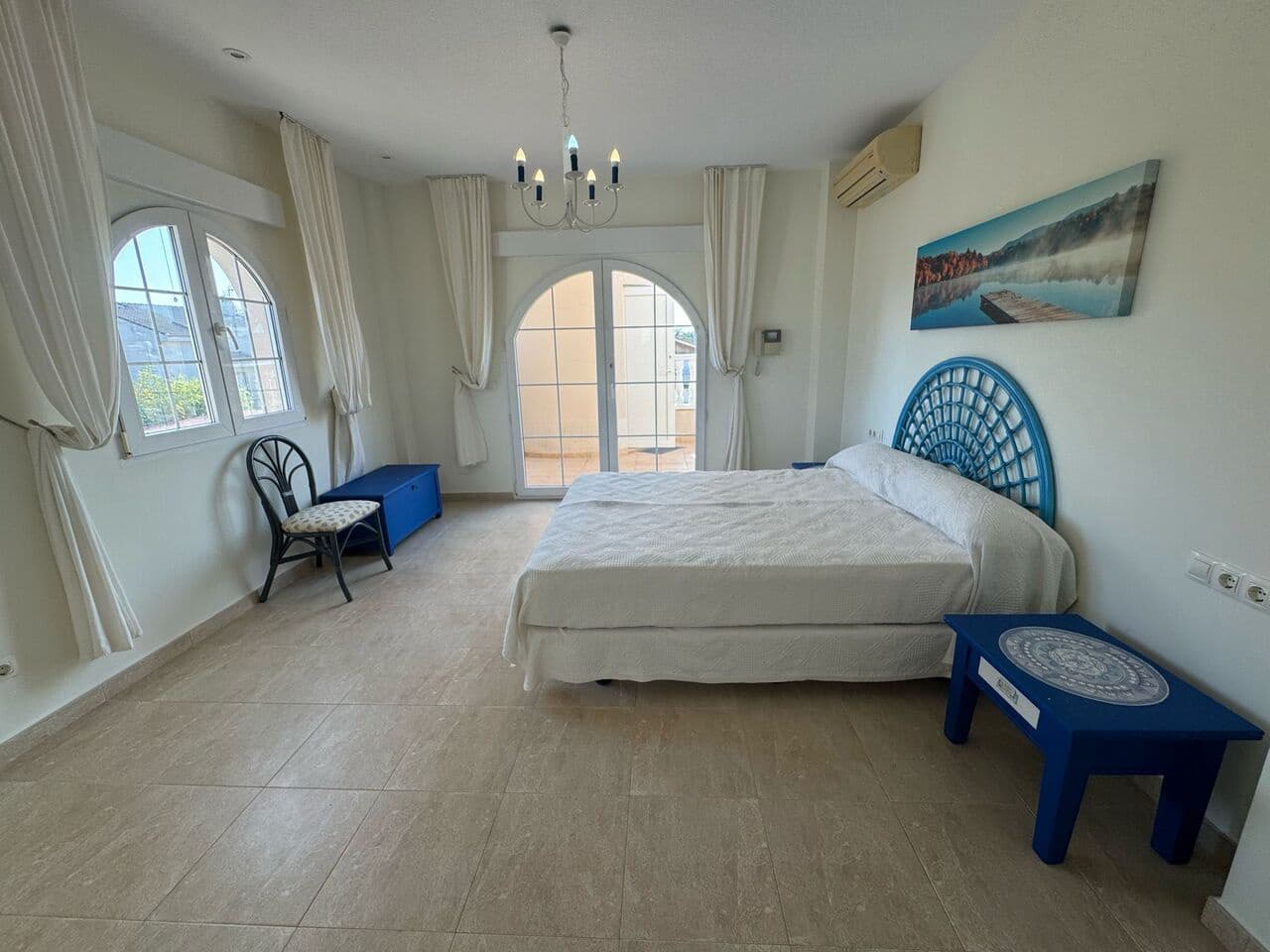 Chalet de 4 habitaciones en Playa Flamenca en venta con piscina - 860.000 € (Ref: 9663305)