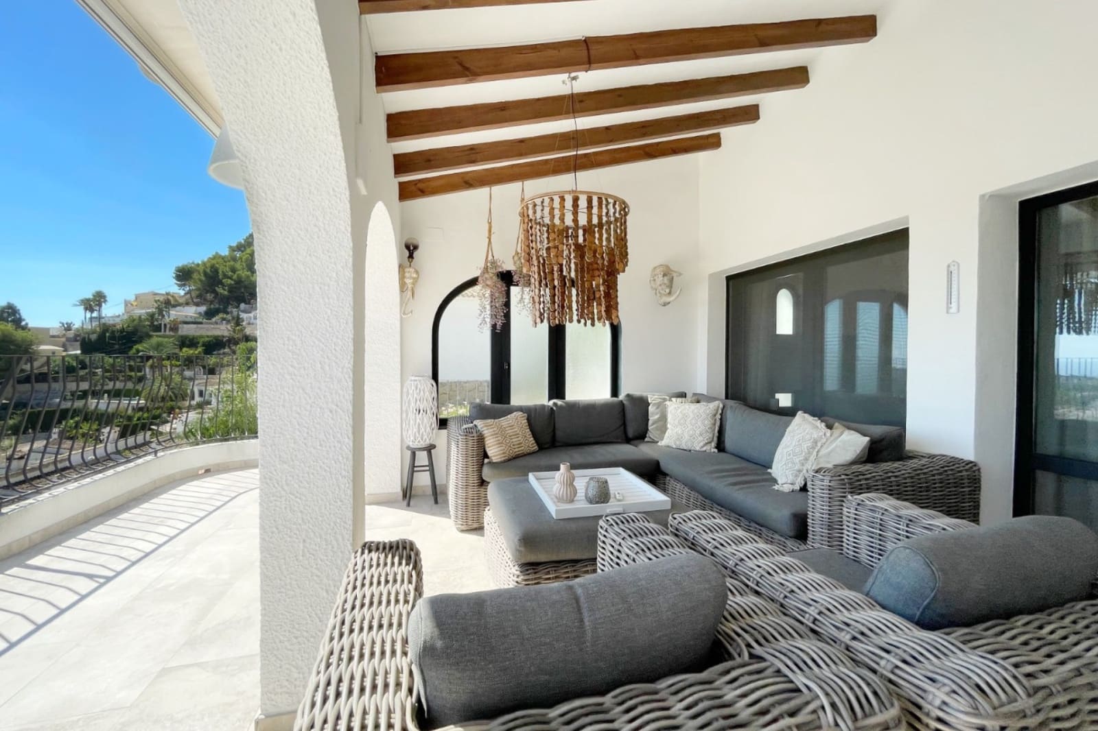 4 bedroom Villa for sale in Moraira with pool garage - € 1,199,000 (Ref: 9669202)