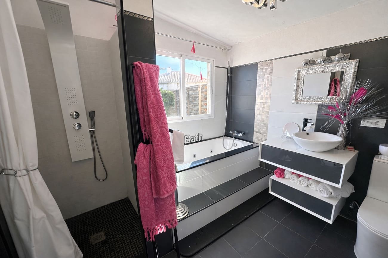 8 soverom Villa til salgs i Castalla med svømmebasseng - € 549 995 (Ref: 9670332)