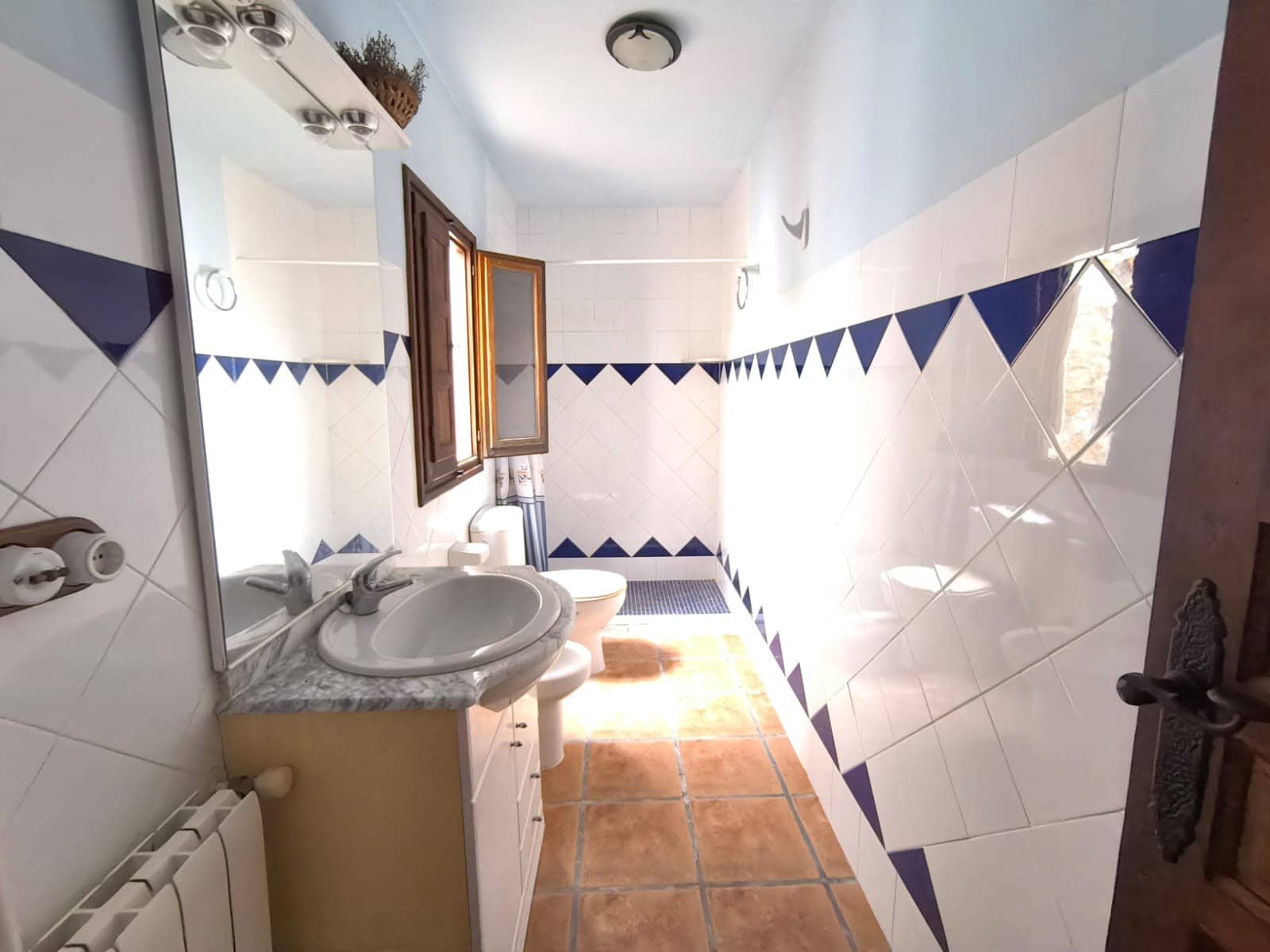 22 bedroom Commercial for sale in Banyeres de Mariola - € 1,750,000 (Ref: 9686018)