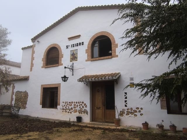 22 bedroom Commercial for sale in Banyeres de Mariola - € 1,750,000 (Ref: 9686018)