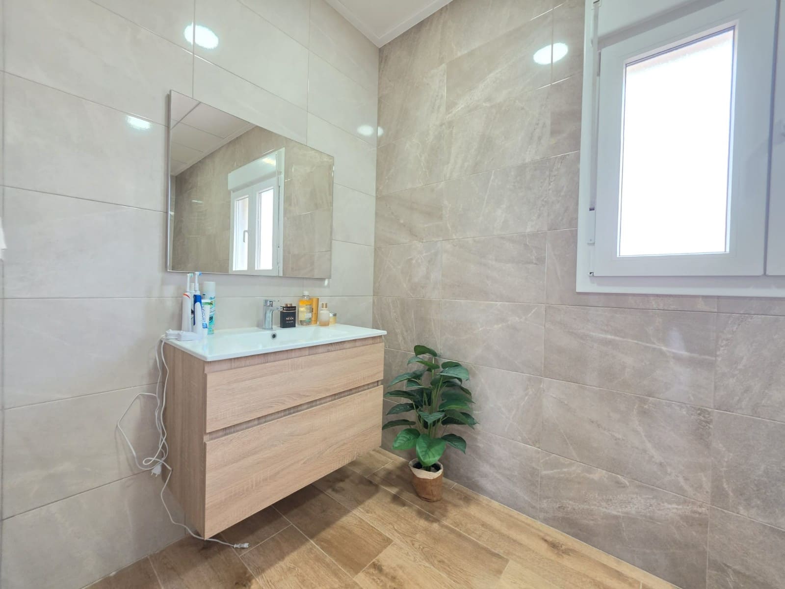 Chalet de 4 habitaciones en Pinoso en venta con piscina - 549.995 € (Ref: 9686019)