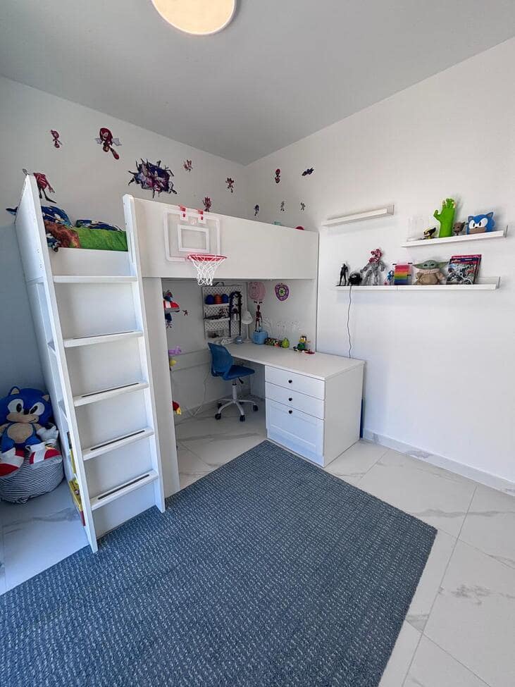 Chalet de 5 habitaciones en Villamartin en venta con piscina - 595.000 € (Ref: 9690449)