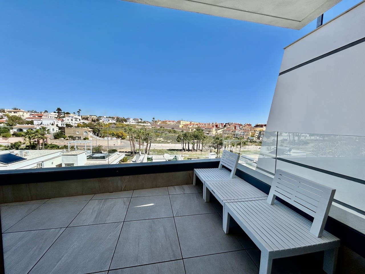 Chalet de 3 habitaciones en Villamartin en venta con garaje - 550.000 € (Ref: 9696957)