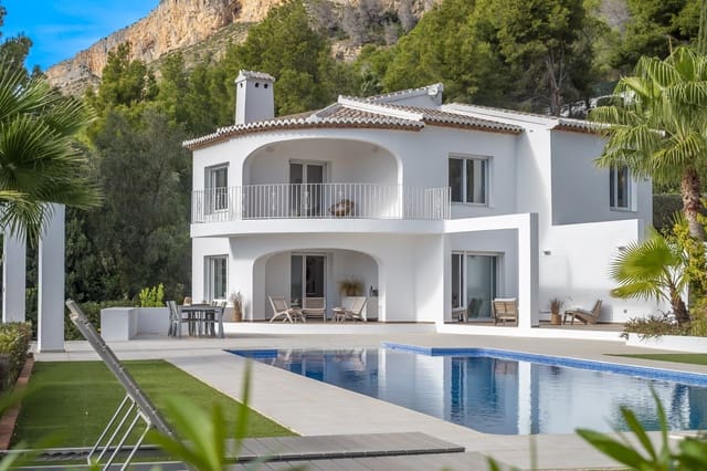 5 bedroom Villa for sale in Montgó - Ermita, Javea / Xàbia with pool - € 1,795,000 (Ref: 9696959)