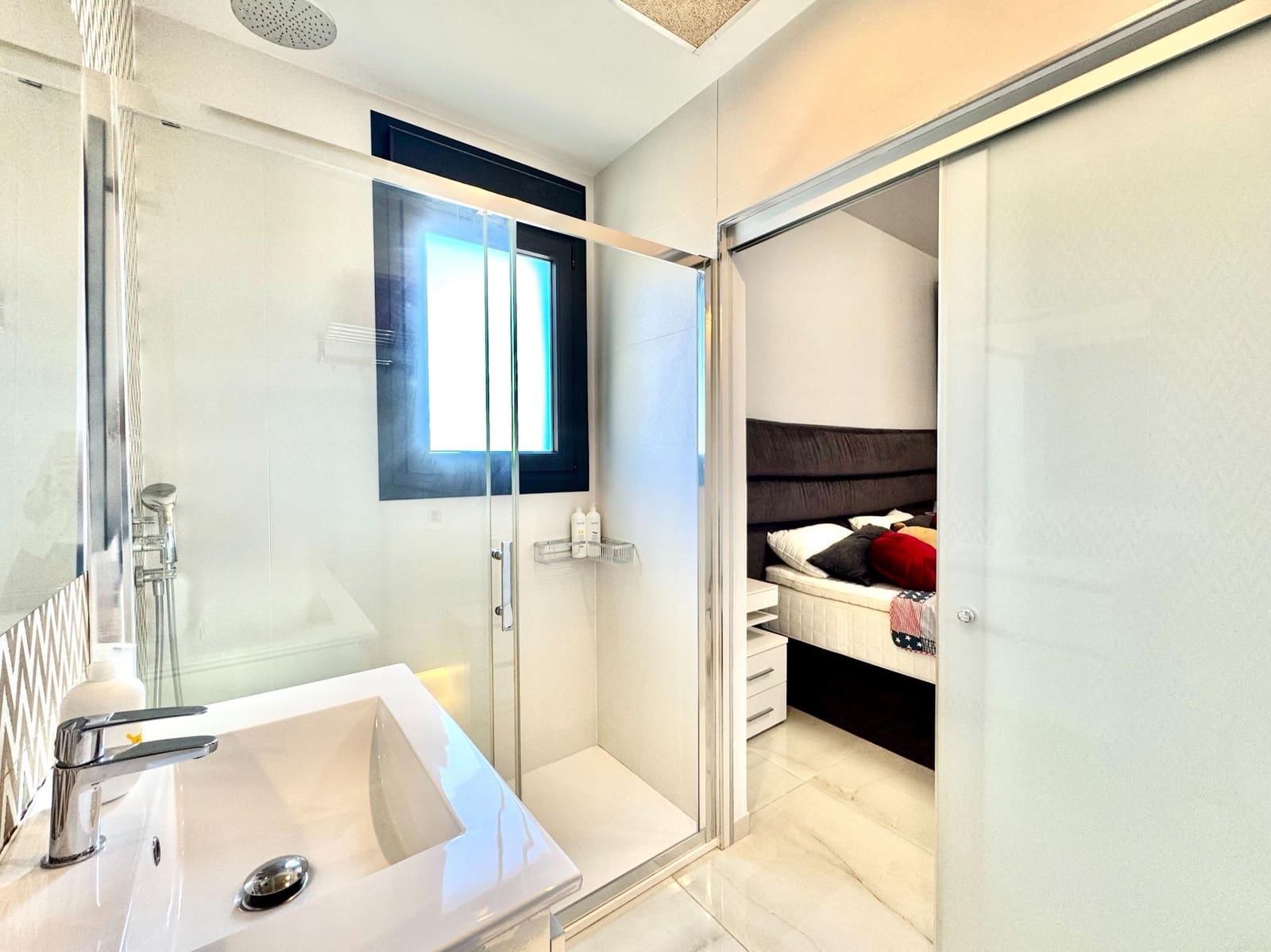 4 soveværelse Villa til salg i Orihuela Costa med swimmingpool garage - € 750.000 (Ref: 9704877)