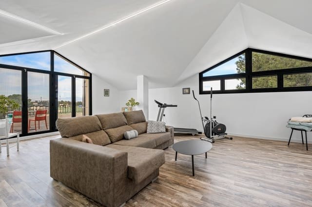 7 makuuhuone Maalaistalo myytävänä paikassa El Esparragal, Murcia kaupunki mukana uima-altaan 
autotalli - 599 000 € (Ref: 9704882)