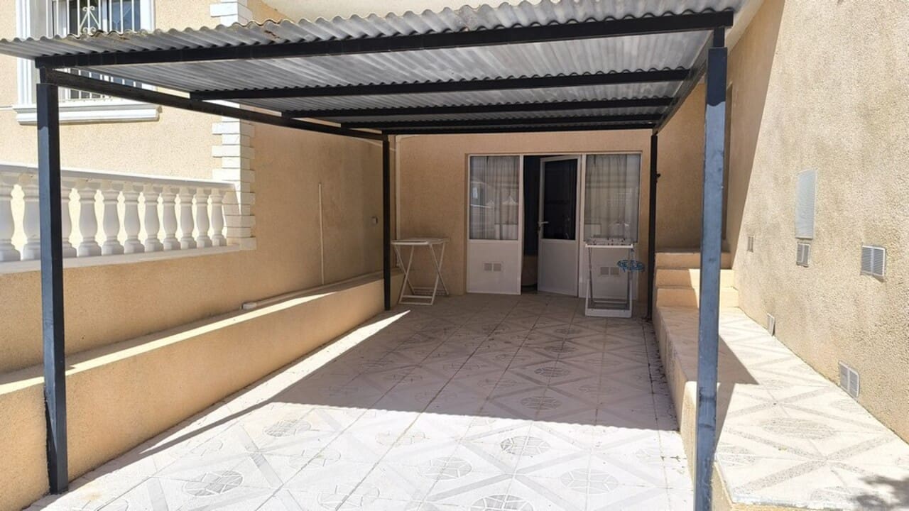 7 Zimmer Villa zu verkaufen in Ciudad Quesada mit Pool Garage - 599.950 € (Ref: 9706005)
