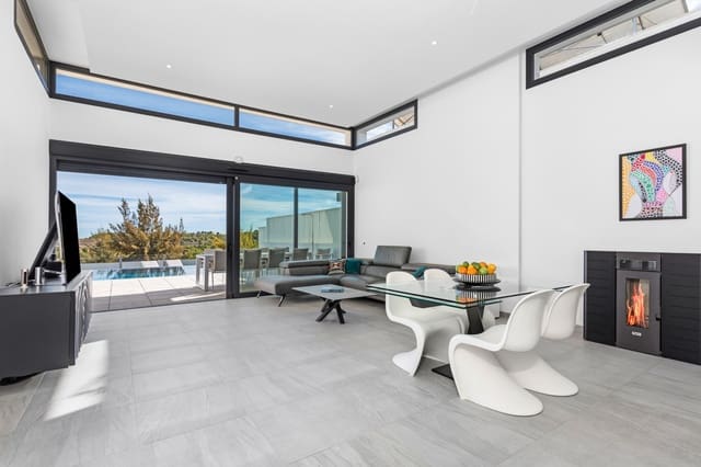 4 chambre Villa/Maison à vendre à San Miguel de Salinas avec piscine - 695 000 € (Ref: 9714099)