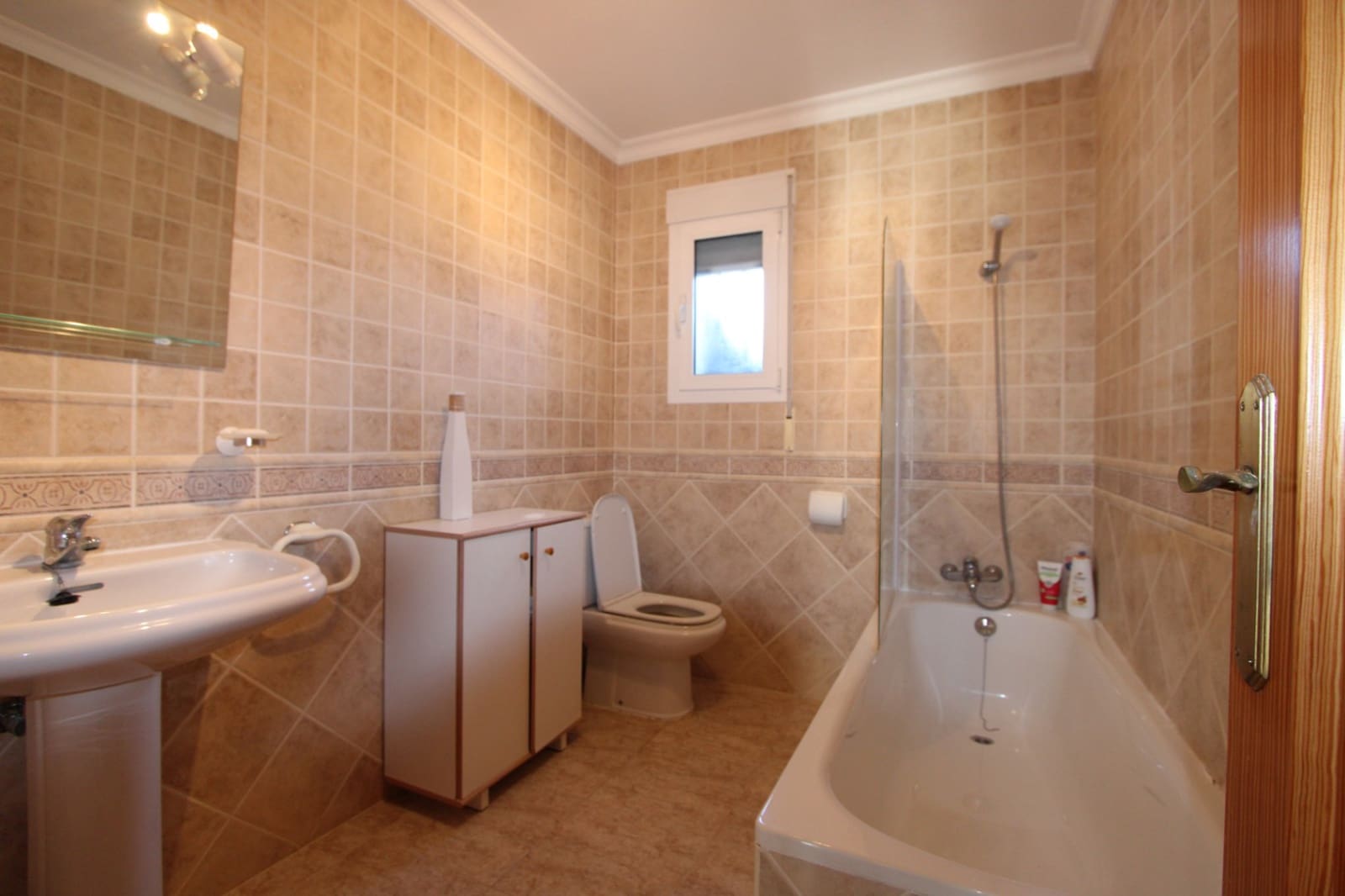 4 bedroom Villa for sale in Benidoleig with pool garage - € 575,000 (Ref: 9714401)