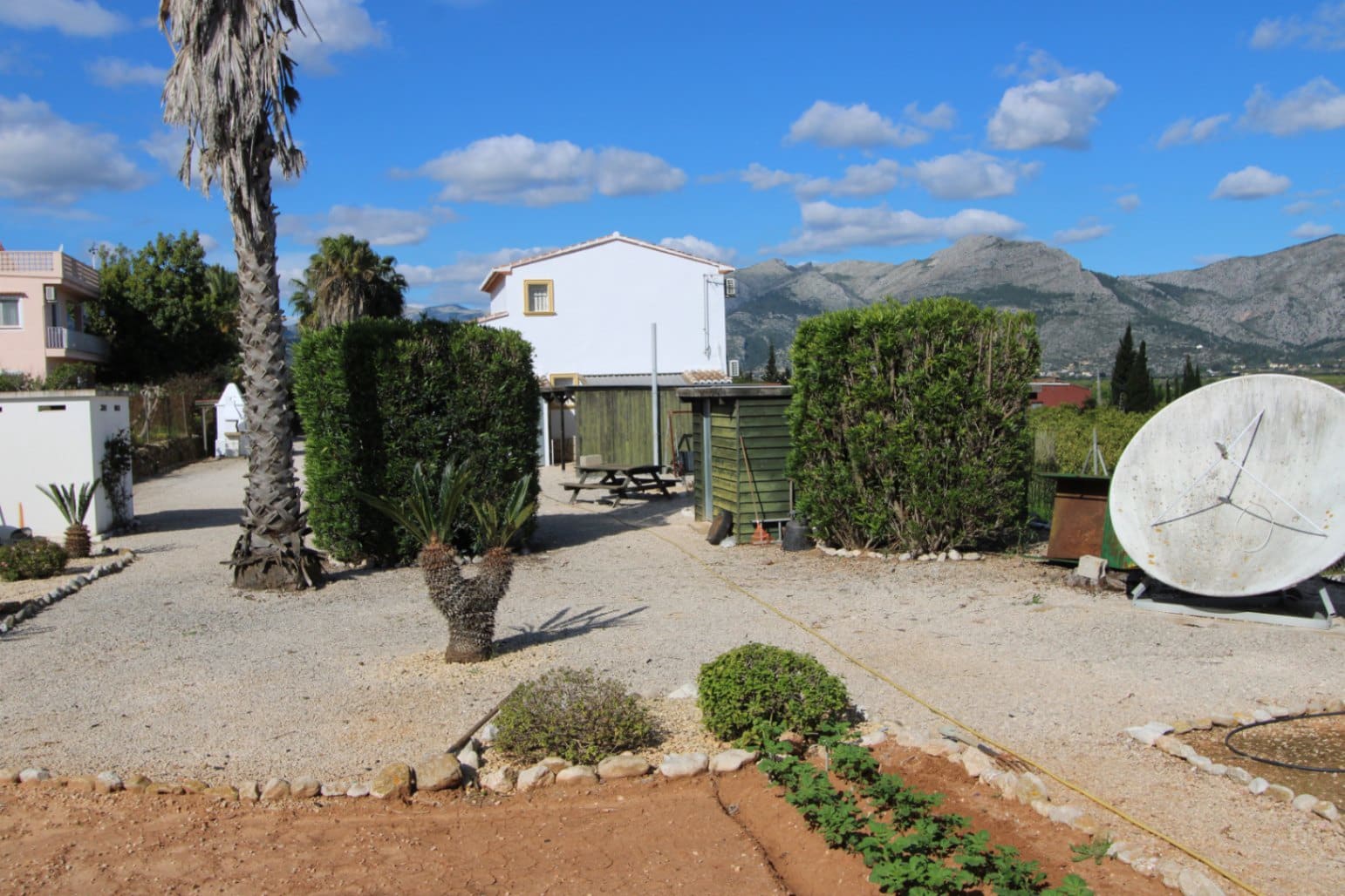4 bedroom Villa for sale in Benidoleig with pool garage - € 575,000 (Ref: 9714401)
