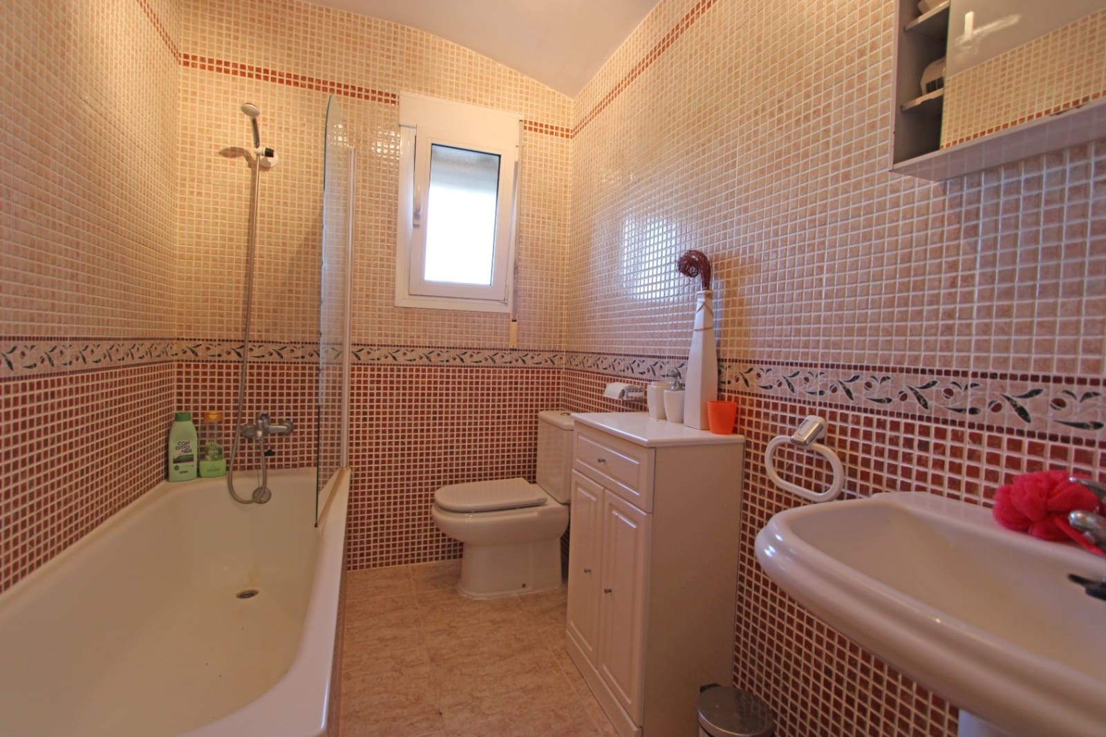 4 bedroom Villa for sale in Benidoleig with pool garage - € 575,000 (Ref: 9714401)