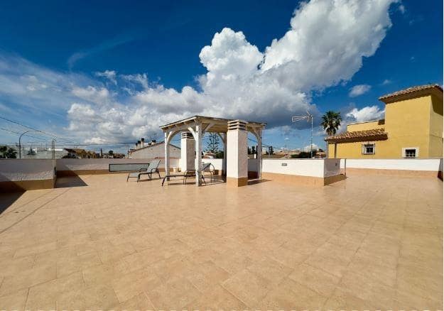 4 quarto Moradia para venda em Pilar de la Horadada com piscina - 595 000 € (Ref: 9721438)