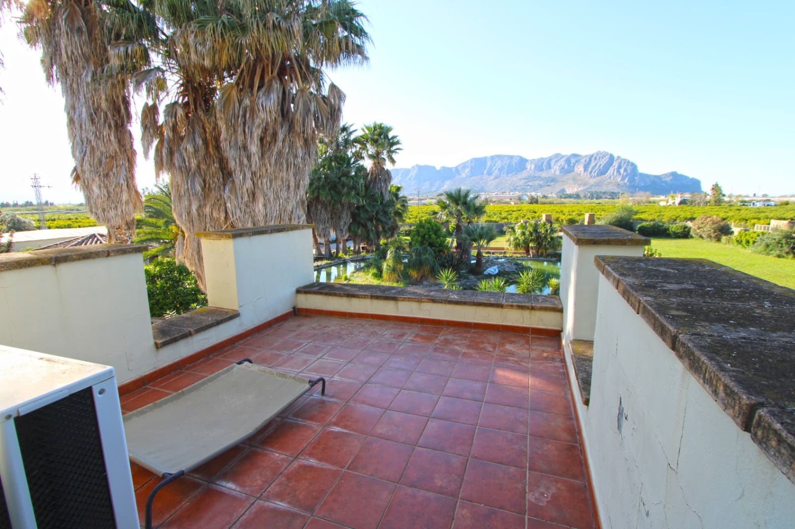 7 bedroom Villa for sale in Ondara with pool garage - € 1,499,000 (Ref: 9729781)